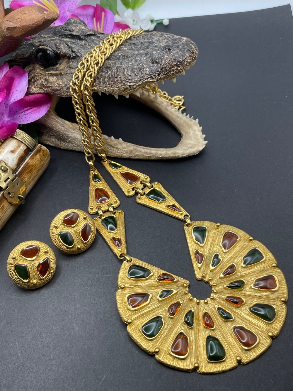 Crown Trifari sun burst necklace and clip earring set 1960’s C42